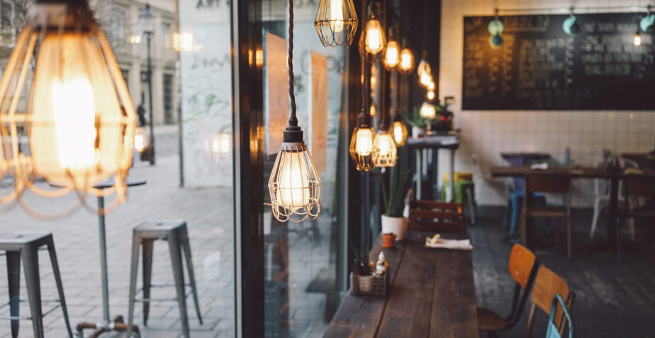 title of single post with image